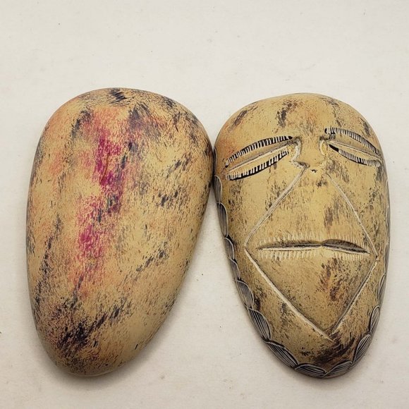 Primitive Art Pebble Soapstone Carved hallowed - Picture 2 of 3